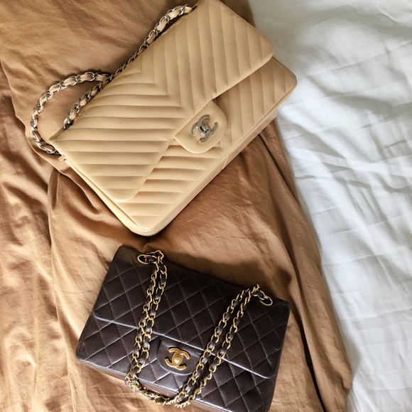 🎊2x HOST PICK🎊 Chanel Classic Medium Double Flap, Emergency Sale: PRICE FIRM - Picture 16 of 17